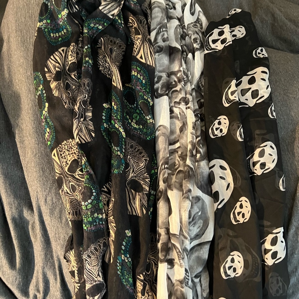 Skull scarf lot